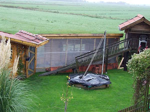 Die Frontseite mit Plexiglas verkleidet.