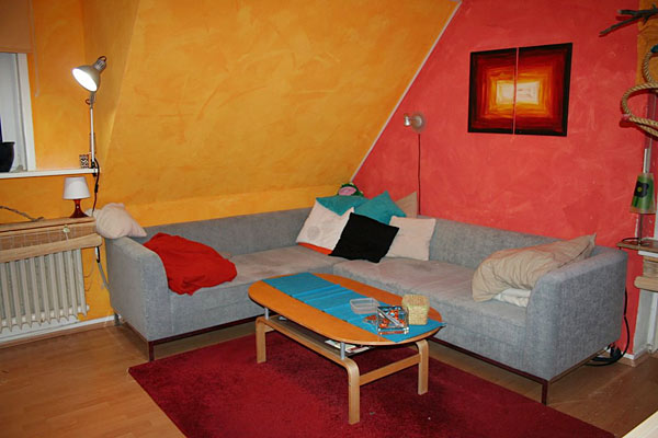 Couch mit pflegeleichtem Mikrofaserbezug